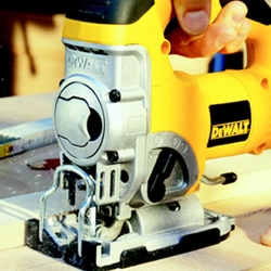  Ubodna pila Dewalt DW333K